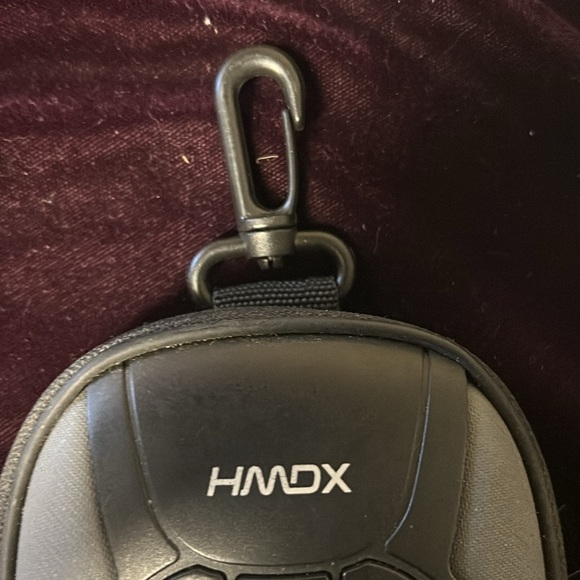 HMDX G-04 Portable speaker + case with aux hook up - Picture 4 of 4
